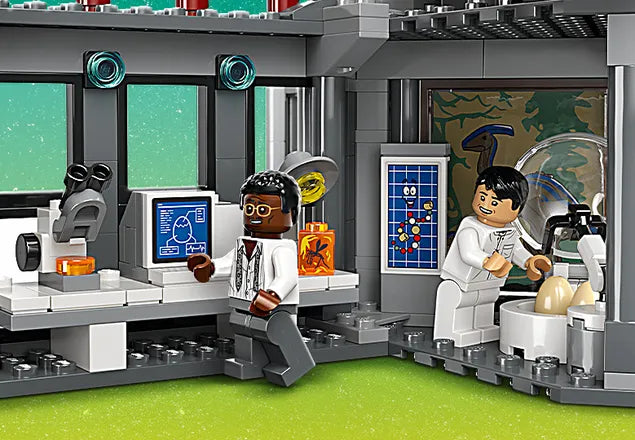 LEGO - Jurassic World - Visitor Center - T-Rex & Raptor Attack - 693 Pcs - 76961