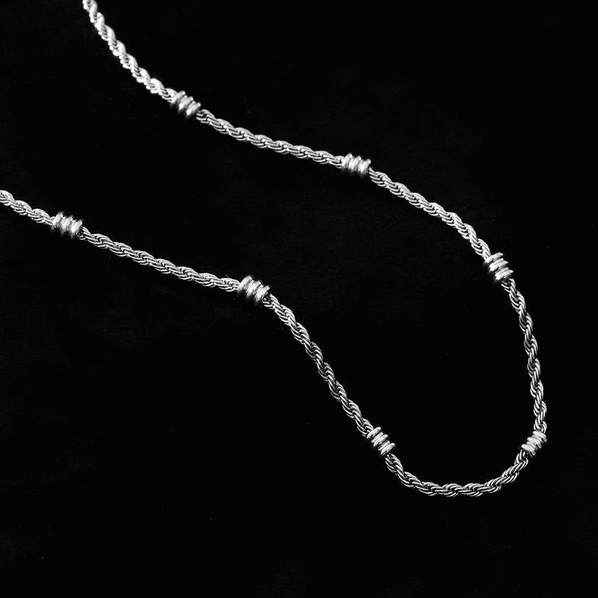 Collier à chaîne torsadée perlée en or blanc argenté de LEMOGES