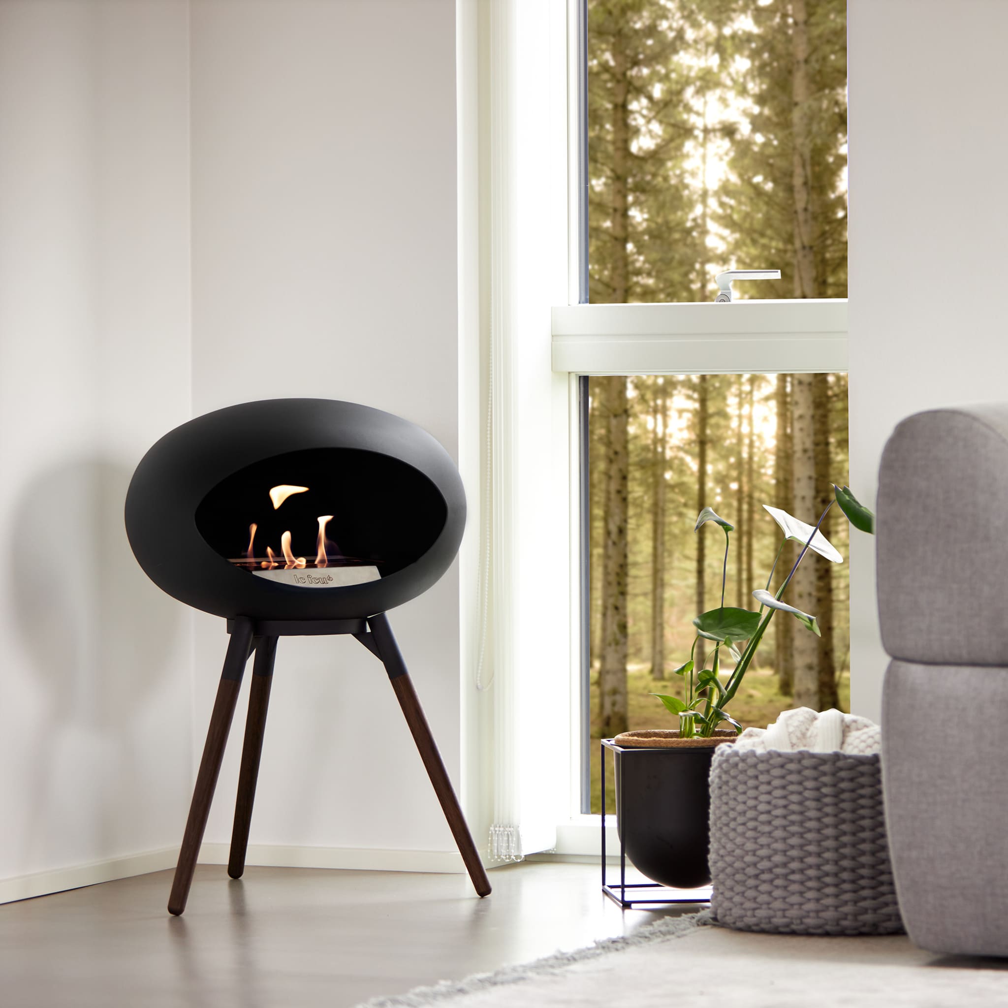 Le Feu Ground Low Dome <br>Black