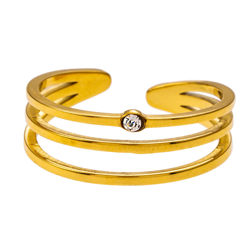 Style LIEZEL : Bague à trois anneaux avec une pierre précieuse en zircone solitaire.