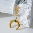 LILLE : Collier doré avec pendentif croissant de lune en turquoise africaine naturelle, style bohème chic.