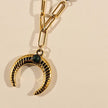 LILLE : Collier doré avec pendentif croissant de lune en turquoise africaine naturelle, style bohème chic.