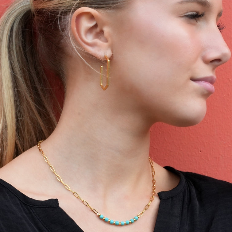LIZBOA : Collier combiné chaîne à maillons et pierres de chalchite.