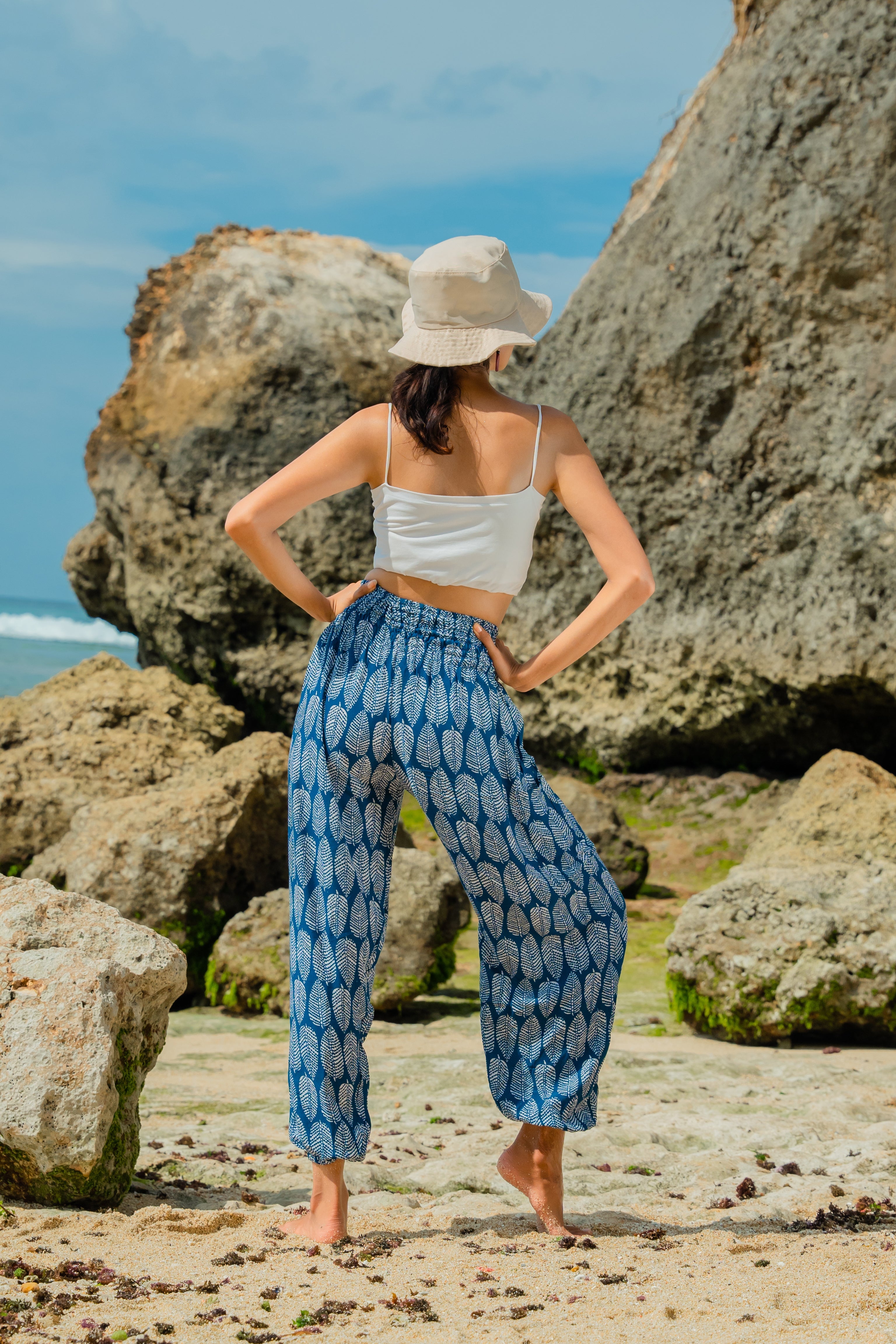 Leaf Print Bali Pants - Navy & White