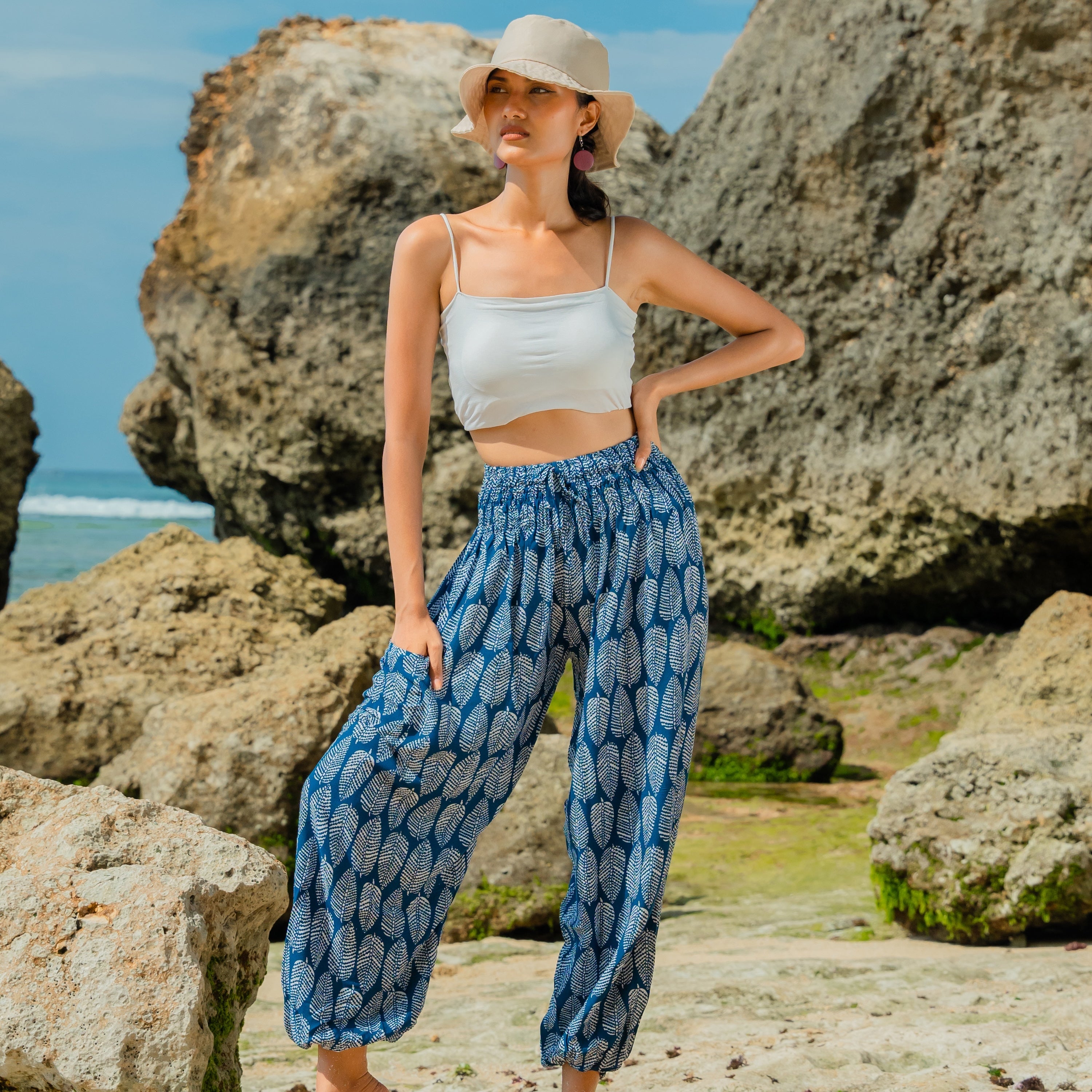 Leaf Print Bali Pants - Navy & White