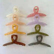 Large Jelly Minimalist Curve Bath Pan Hair Grabber