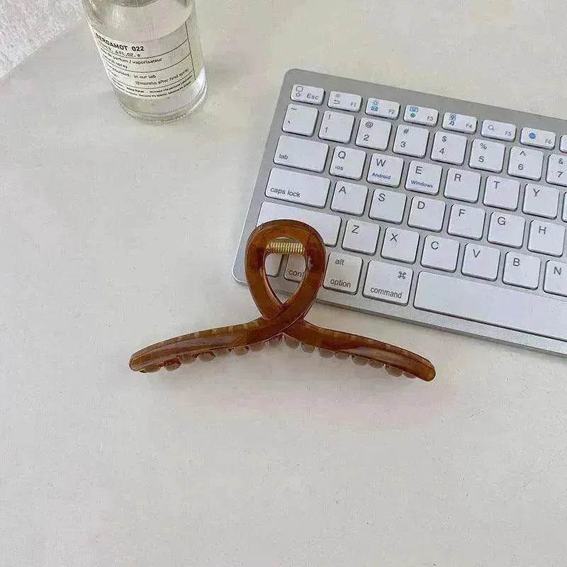 Large Jelly Minimalist Curve Bath Pan Hair Grabber