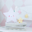 Petit et adorable - Petite lumière - Étoile blanche endormie