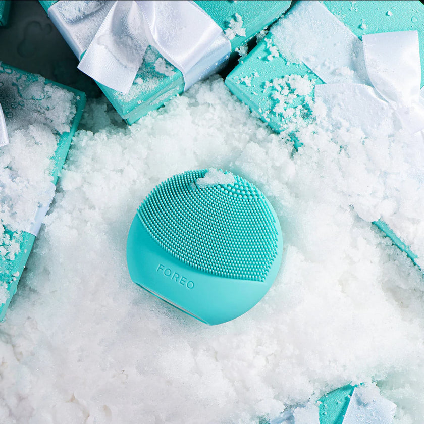FOREO LUNA Play Plus 2 Facial Cleansing Massager - Minty Cool!