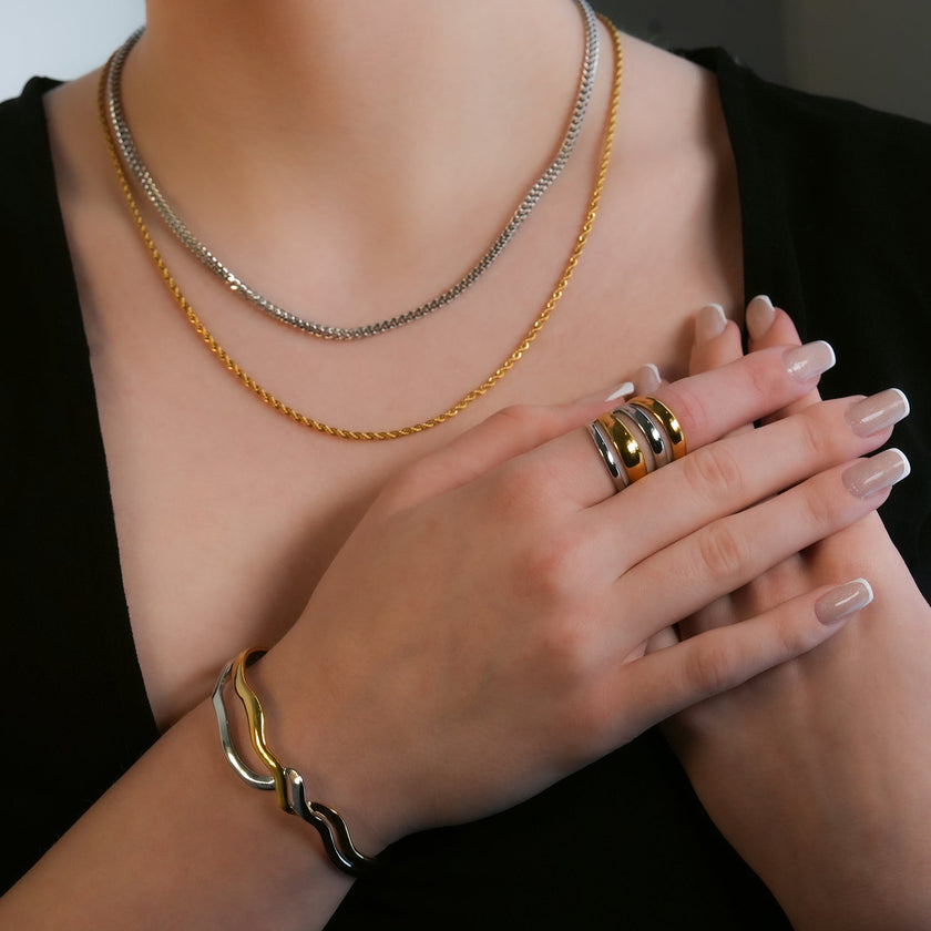 FREDRIKA : Bracelet géométrique abstrait et chic en métaux mixtes