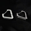MARIETTA Or Blanc (Couleur Argent) : Boucles d'oreilles mini-cercles triangulaires avec pavé de zircons.