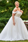 Detachable off-the-shoulder straps
