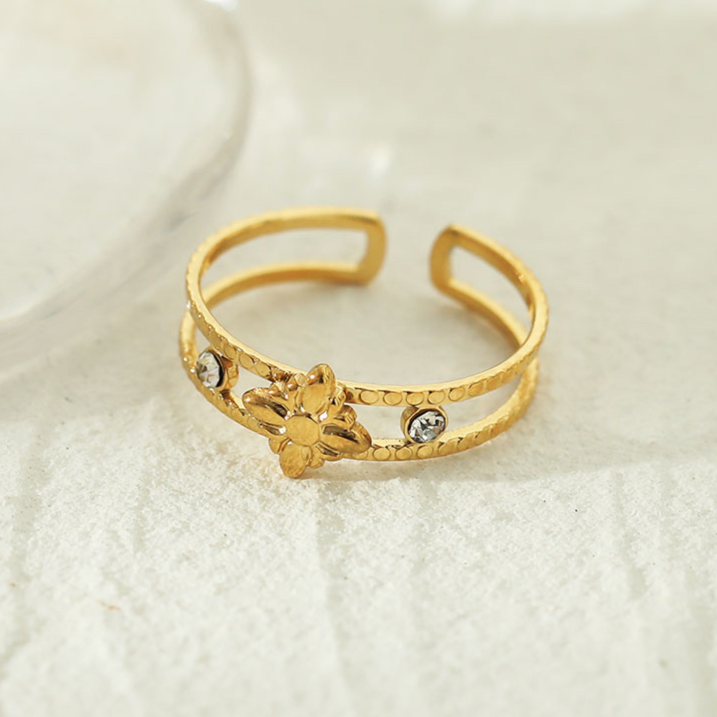MICHELE Gold : Bague double en forme de superposition, inspirée du style vintage.