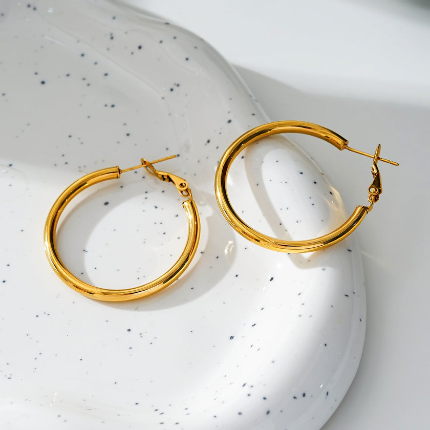 MICHI : Boucles d'oreilles créoles essentielles à largeur moyenne, or, taille B (2,5 cm)
