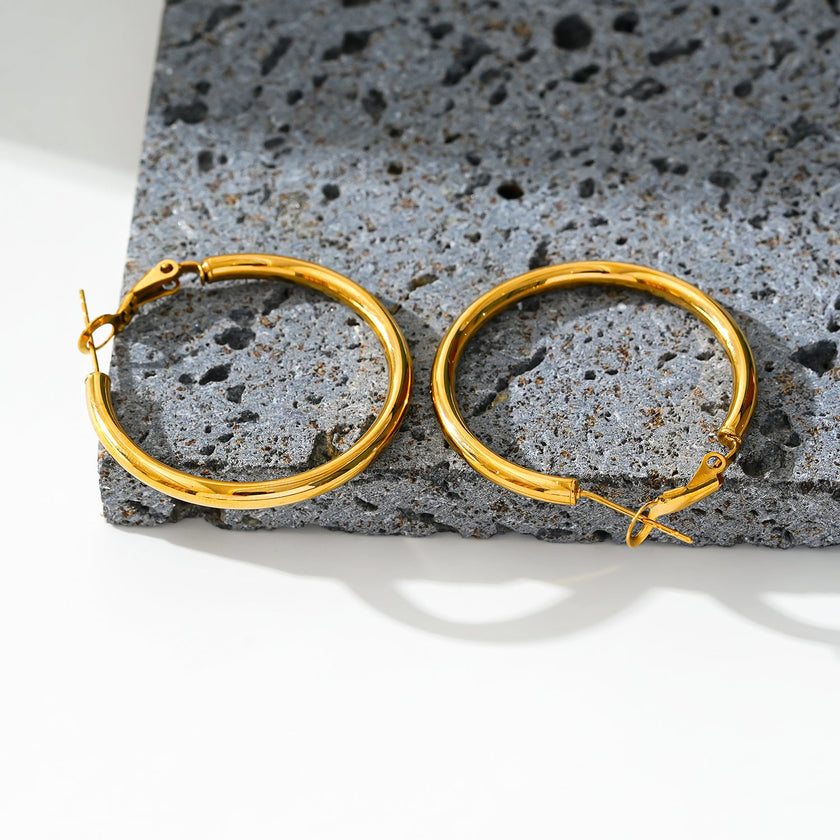 MICHI : Boucles d'oreilles créoles essentielles à largeur moyenne, or, taille B (2,5 cm)