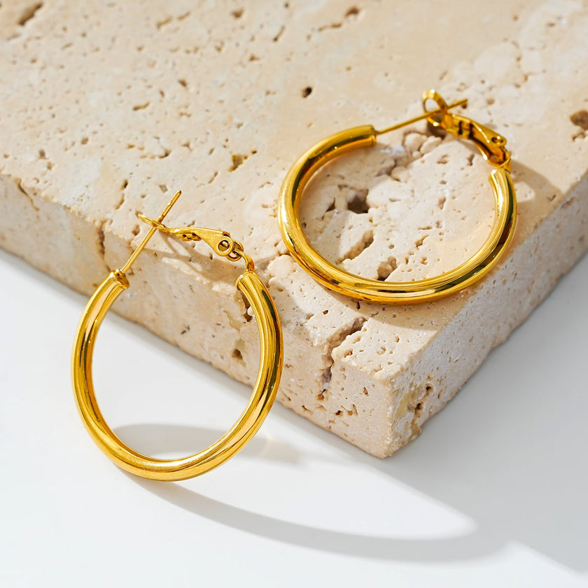 MICHI : Boucles d'oreilles créoles essentielles à largeur moyenne, or, taille B (2,5 cm)