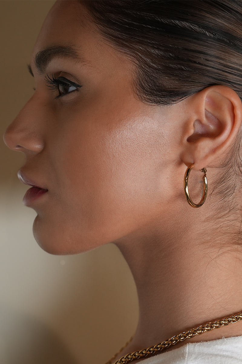MICHI : Boucles d'oreilles créoles essentielles à largeur moyenne, or, taille B (2,5 cm)