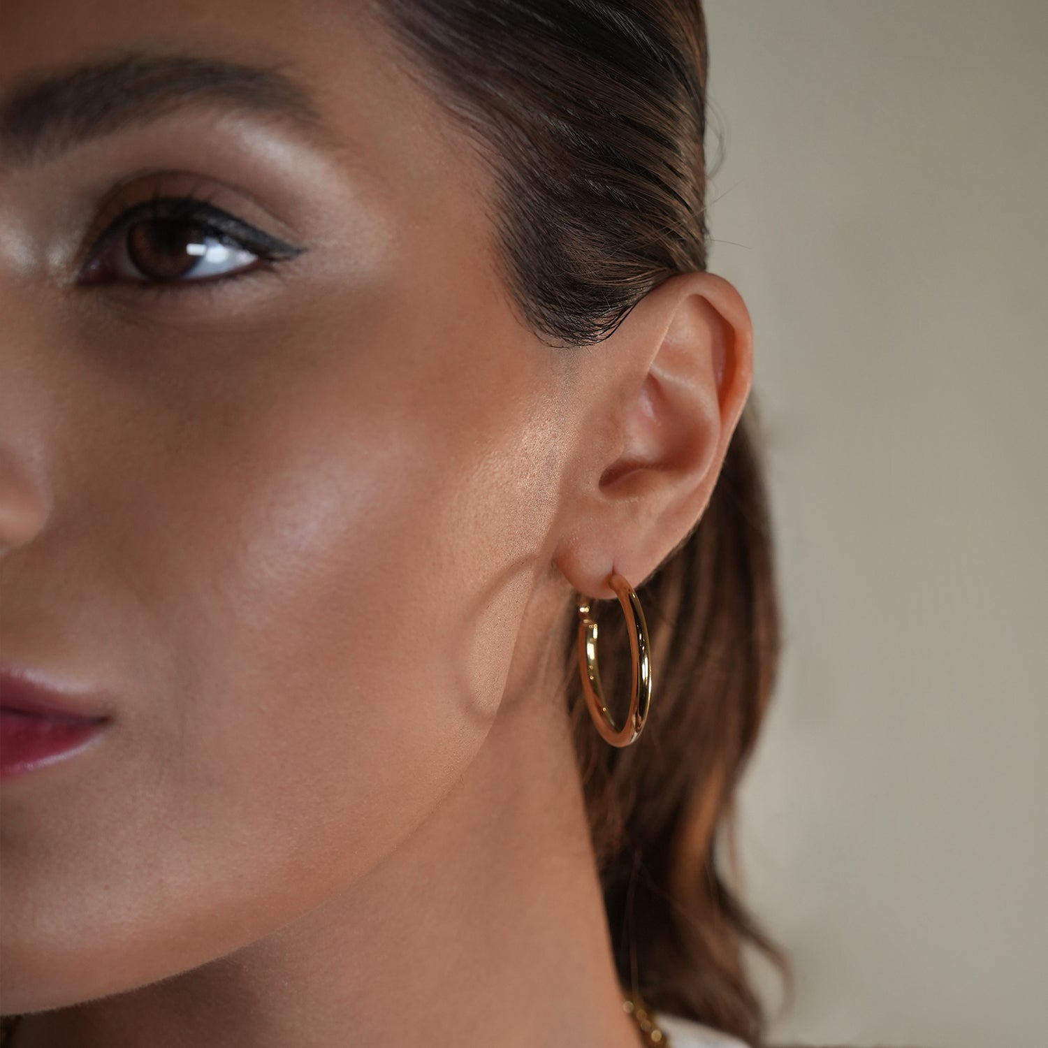 MICHI : Boucles d'oreilles créoles essentielles à largeur moyenne, or, taille B (2,5 cm)