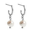 MILANO : Boucles d'oreilles pendantes en forme de J avec perles d'eau douce naturelles en argent.