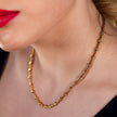 Style MILLIE : Collier en chaîne dorée à double perles.
