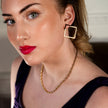Style MILLIE : Collier en chaîne dorée à double perles.