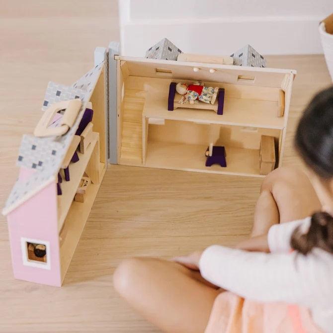 Melissa & Doug - Fold & Go Dollhouse
