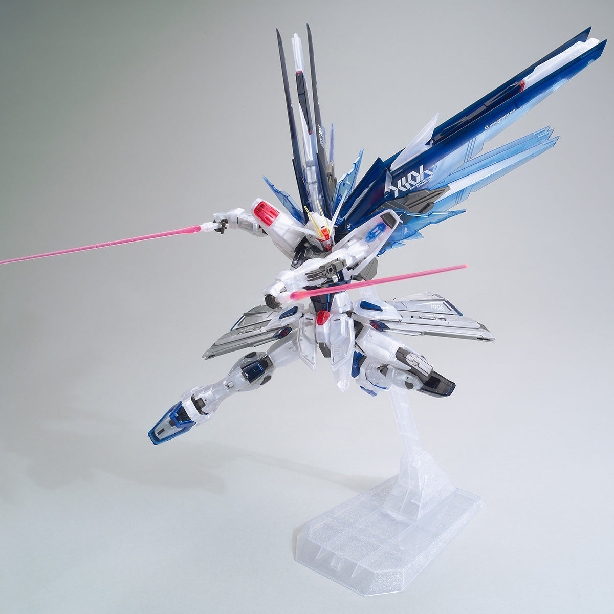 MG 1/100 Freedom Gundam Ver.2.0 (Clear Color)
