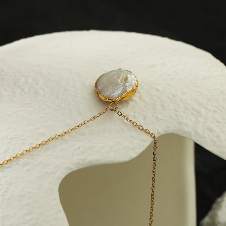 NOEMI: Encased Fresh-Water Pearl Pendant Chain Necklace