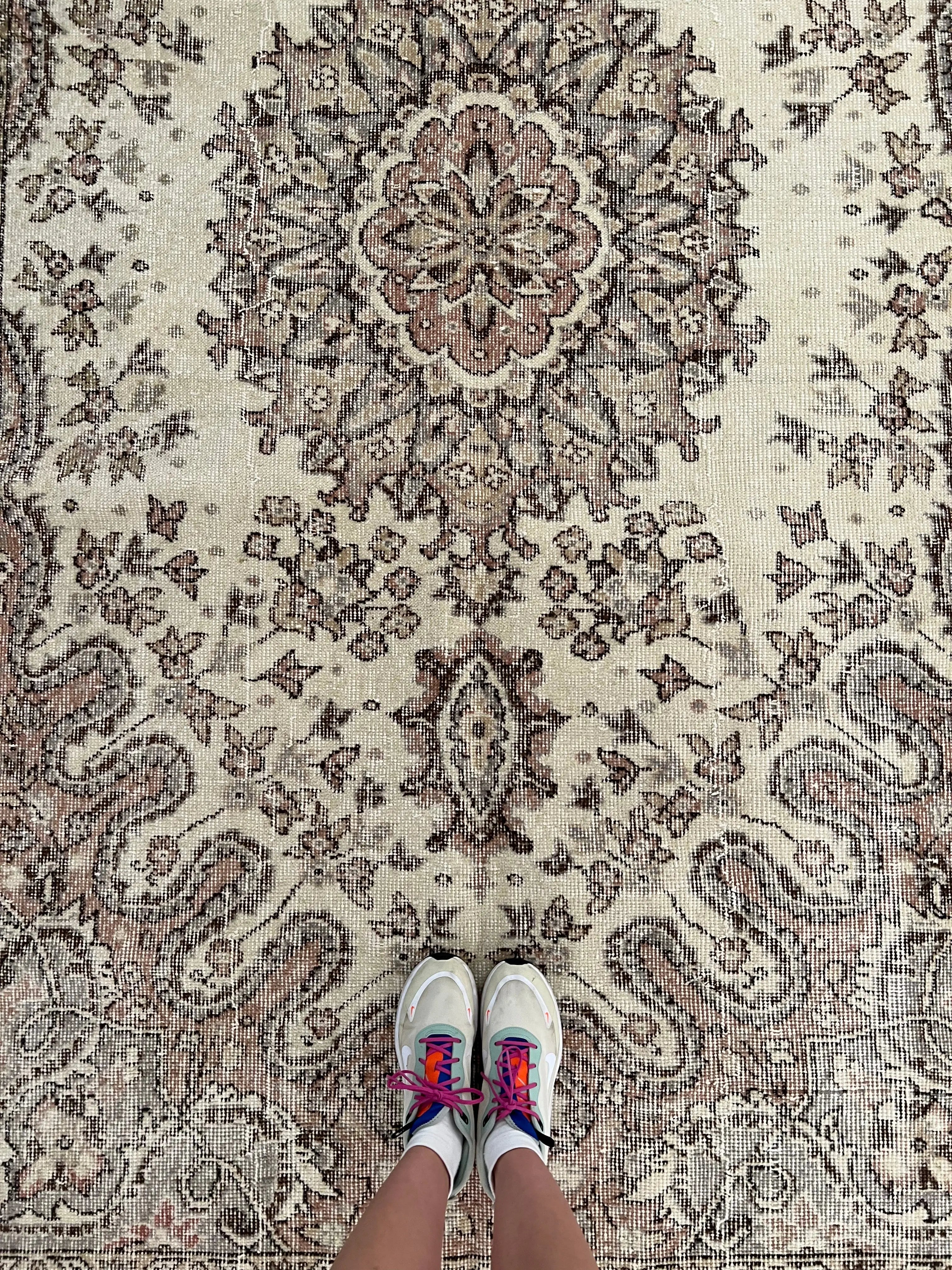Vintage Turkish Oushak Rug | 9’ 4” x 5’ 5”