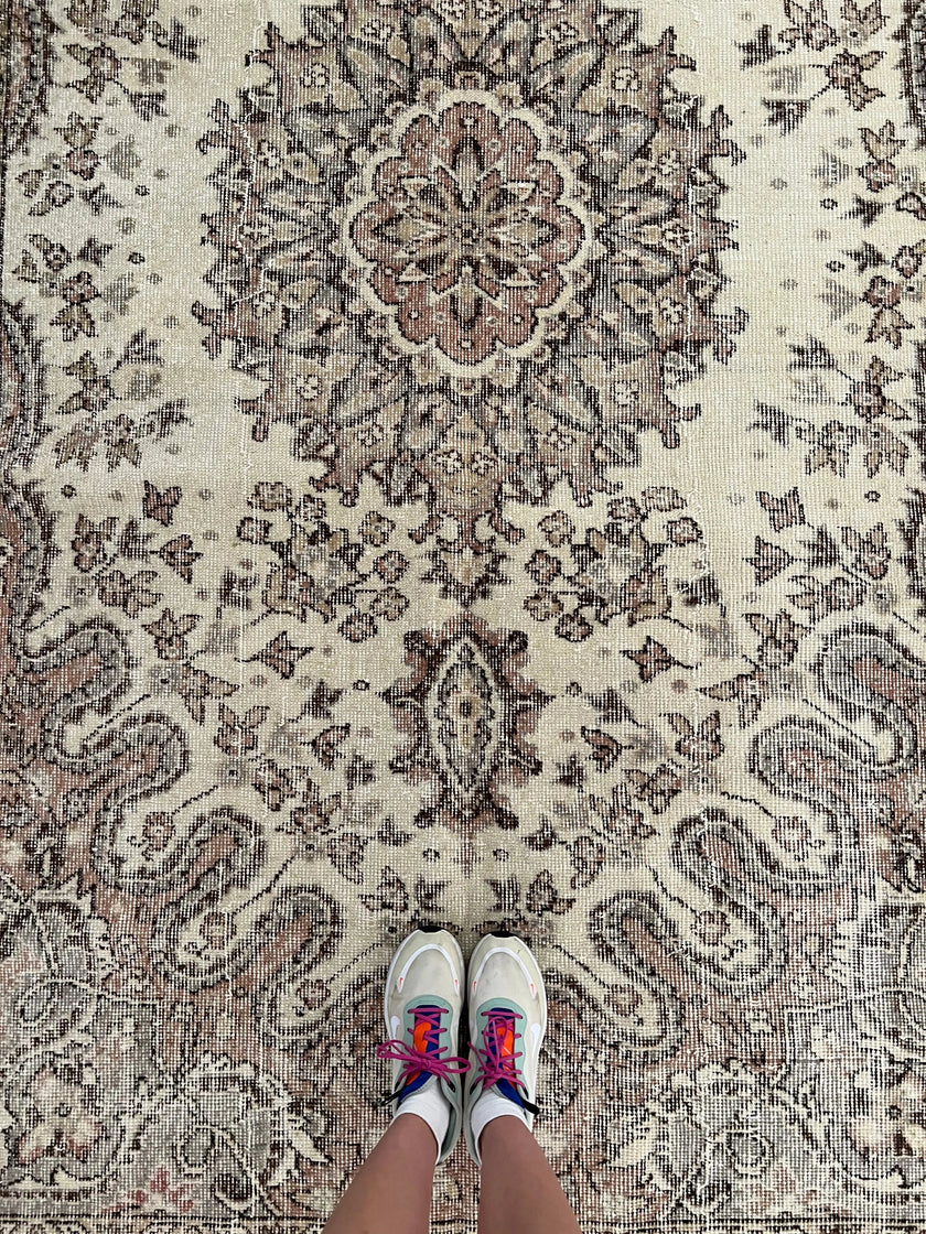 Vintage Turkish Oushak Rug | 9’ 4” x 5’ 5”