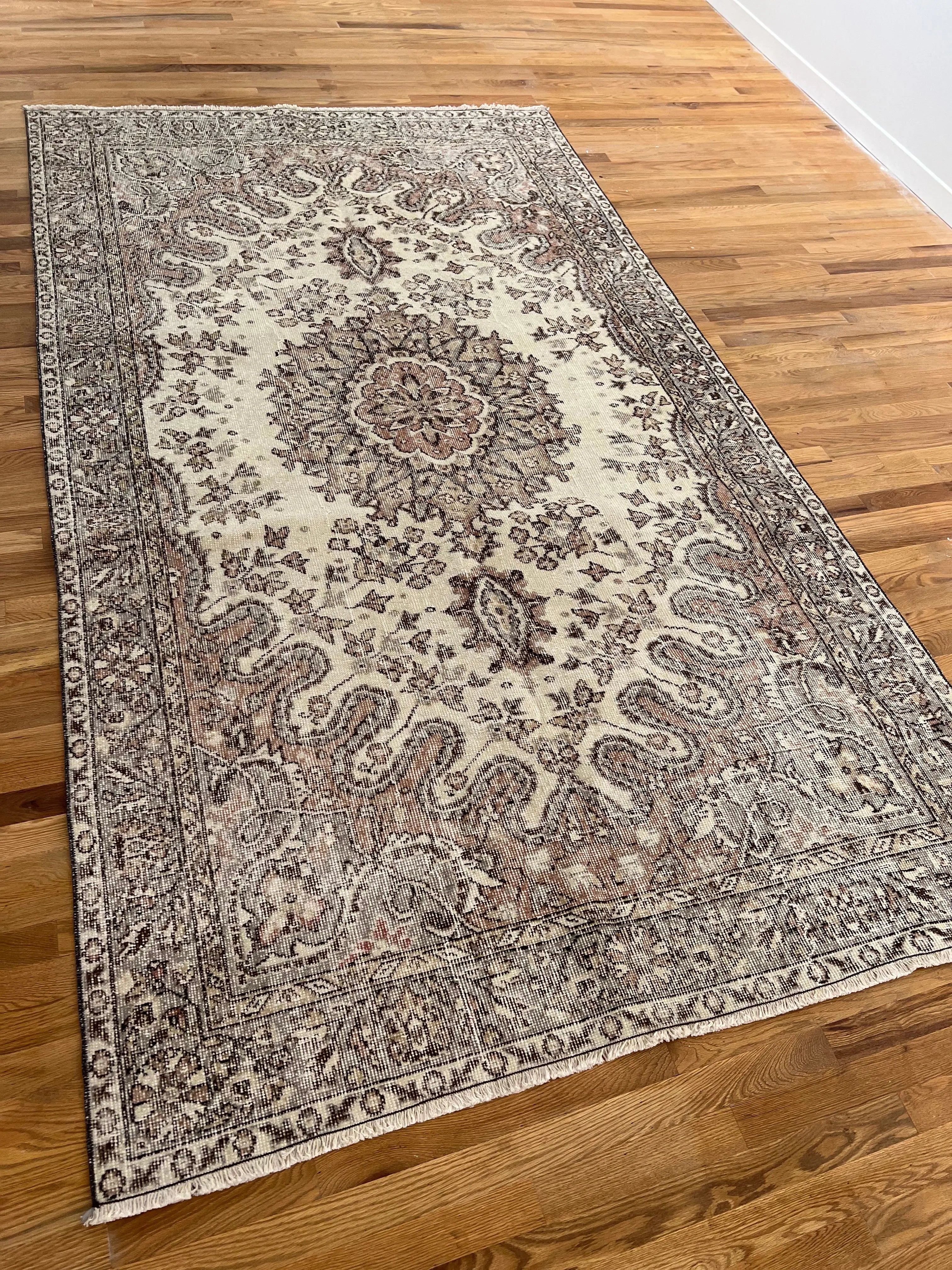 Vintage Turkish Oushak Rug | 9’ 4” x 5’ 5”