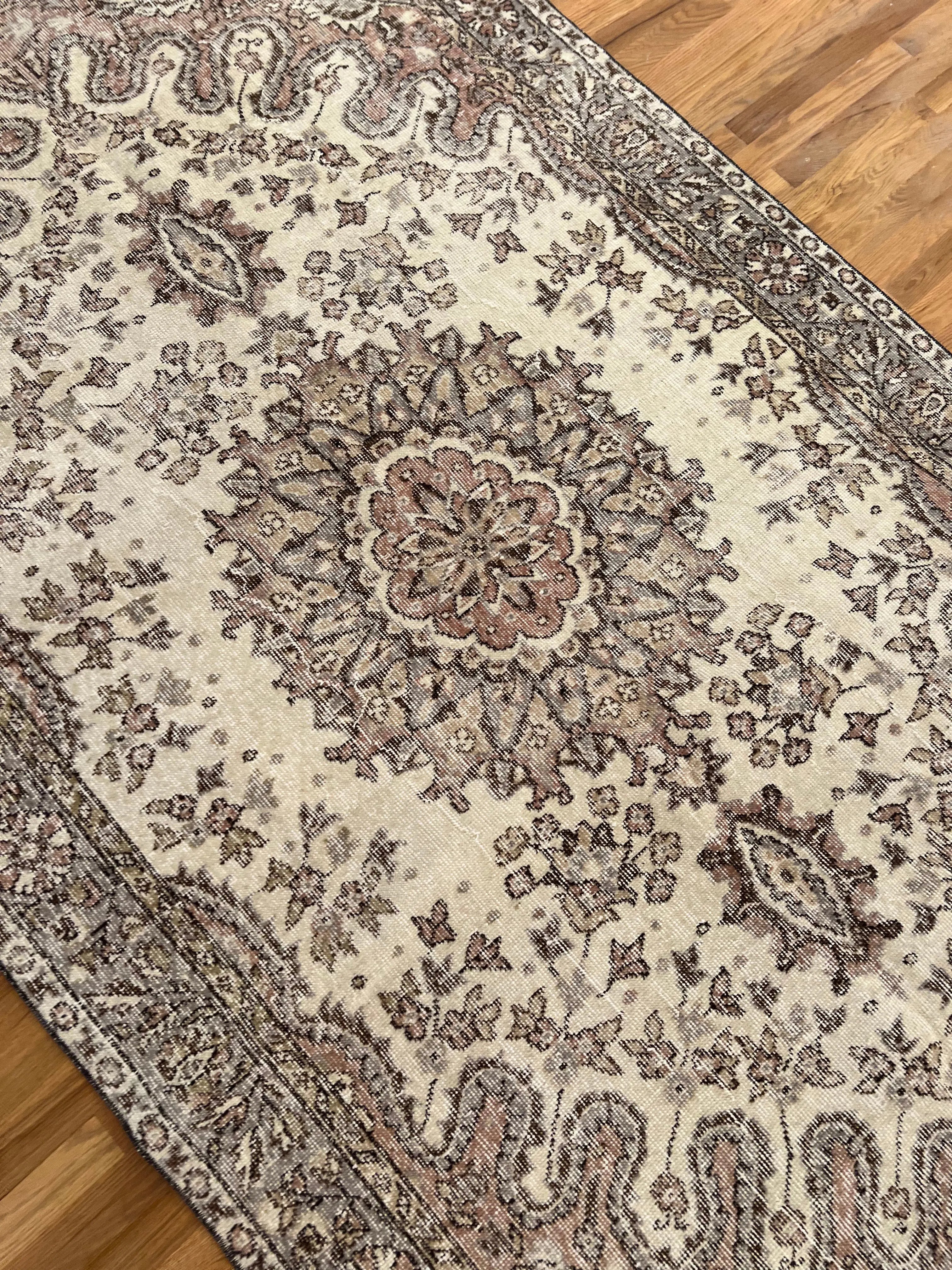Vintage Turkish Oushak Rug | 9’ 4” x 5’ 5”