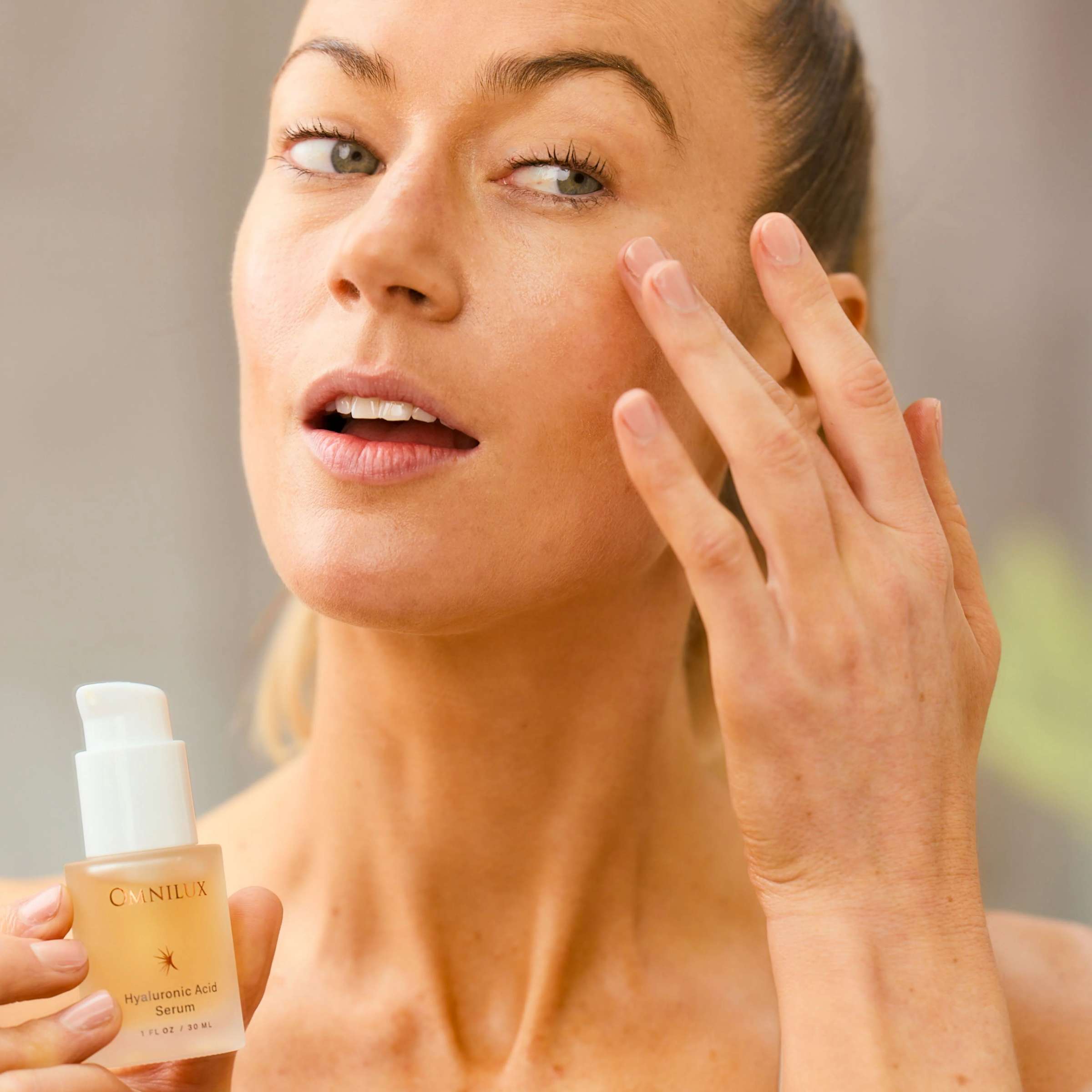 Omnilux Hyaluronic Acid Serum