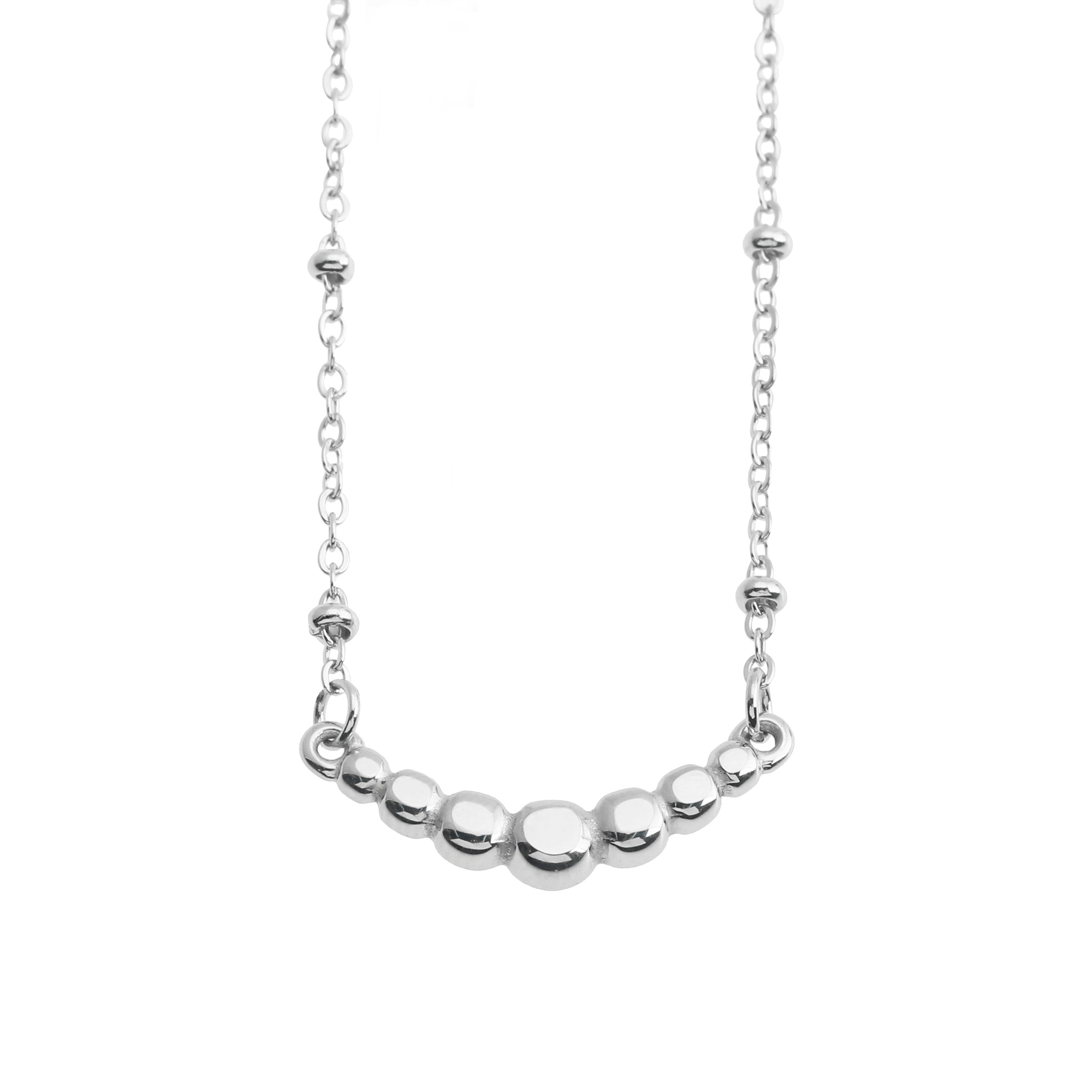Chaîne en argent perlée KIMI avec pendentif en zircone pavé délicat.