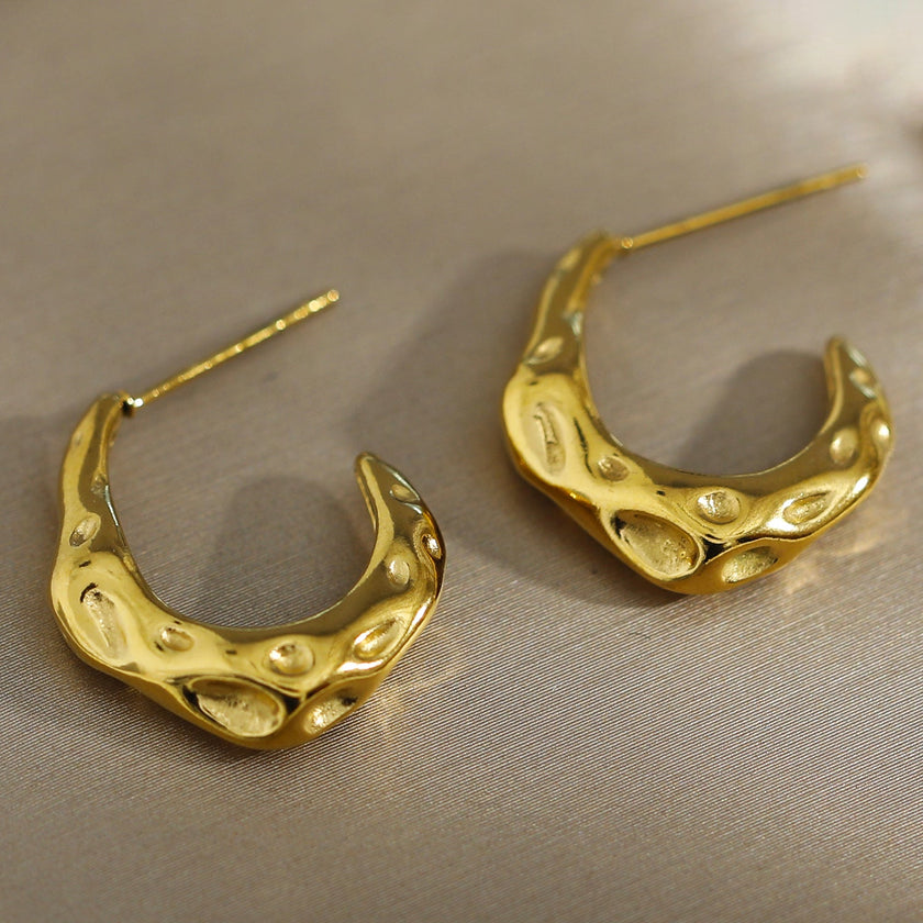 Boucles d'oreilles SADE Mini Hoop en or avec finition martelée