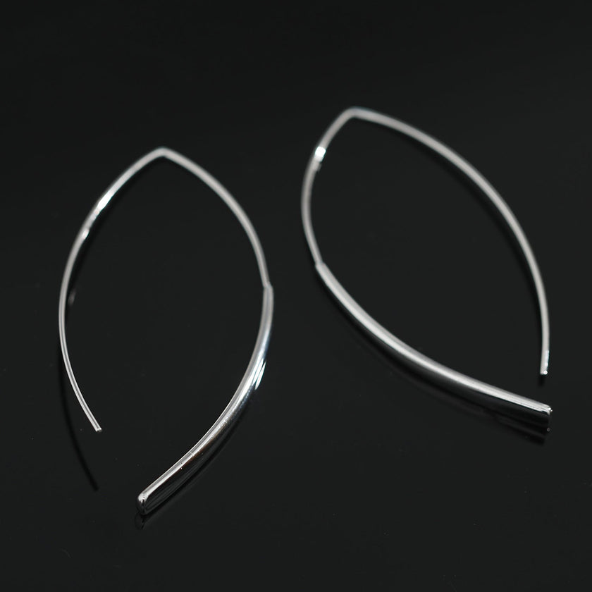 Boucles d'oreilles argentées XIMENA à motifs géométriques incurvés