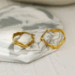 Boucles d'oreilles créoles ondulées GIZA 'Shape & Form'