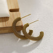 Boucles d'oreilles en forme de cercle en or à texture riche de KUMASI