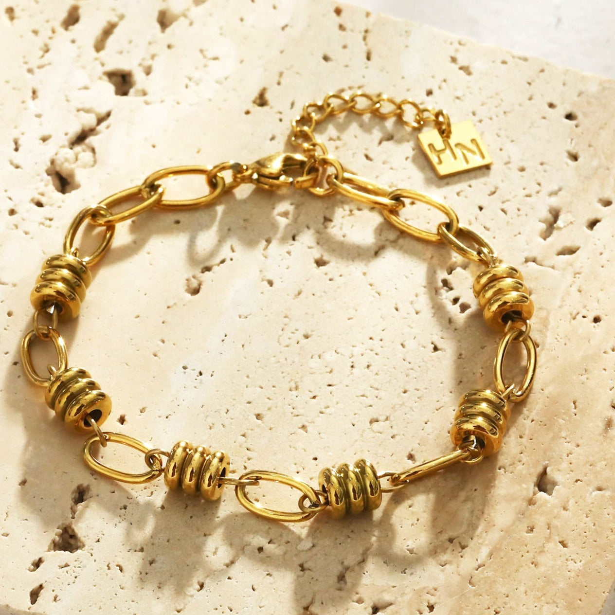 Bracelet fantaisie KAMA avec maillons ovales et perles assemblées