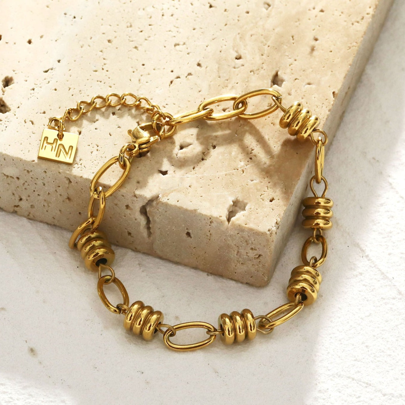 Bracelet fantaisie KAMA avec maillons ovales et perles assemblées
