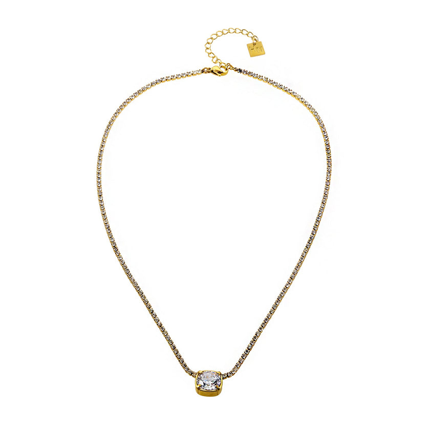 AURA : Collier avec pendentif en zircone serti dans un cadre sur une chaîne à perles de mini-zircone.