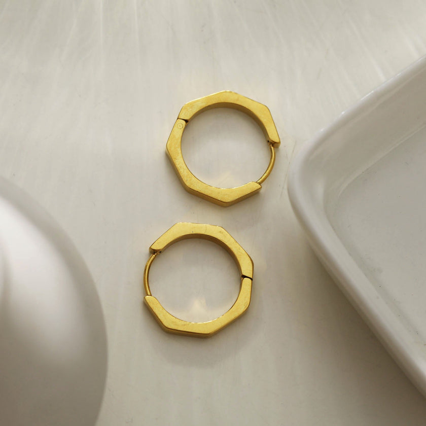 BOLZANO Gold : Boucles d'oreilles créoles hexagonales contemporaines