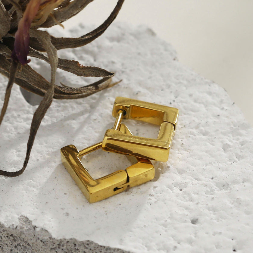 DINAMI Gold: Tiny Squared Shape Hoop Earrings