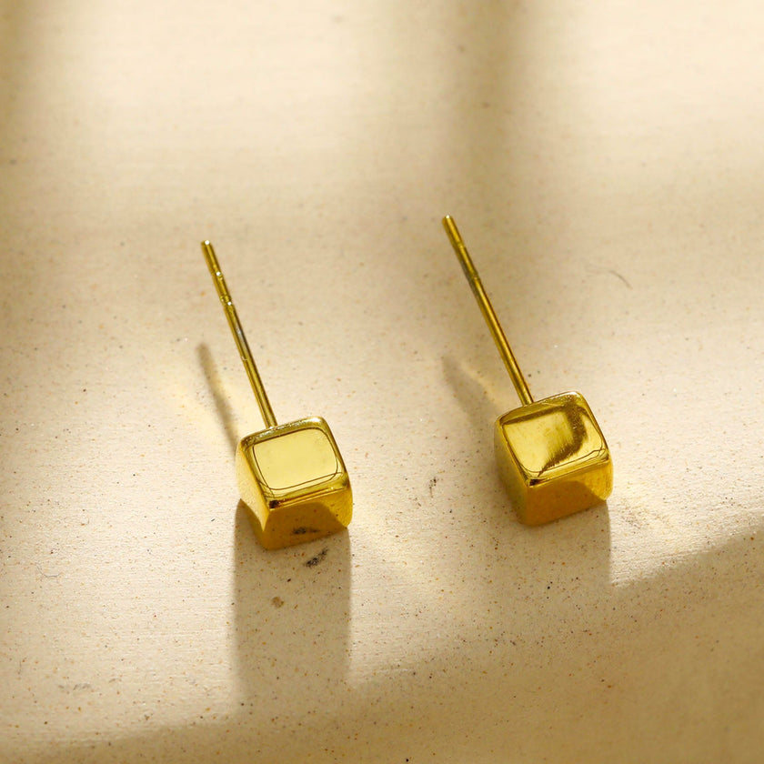 Style SYNNE: Square Bead Minimalist Stud Earrings in Gold & Silver