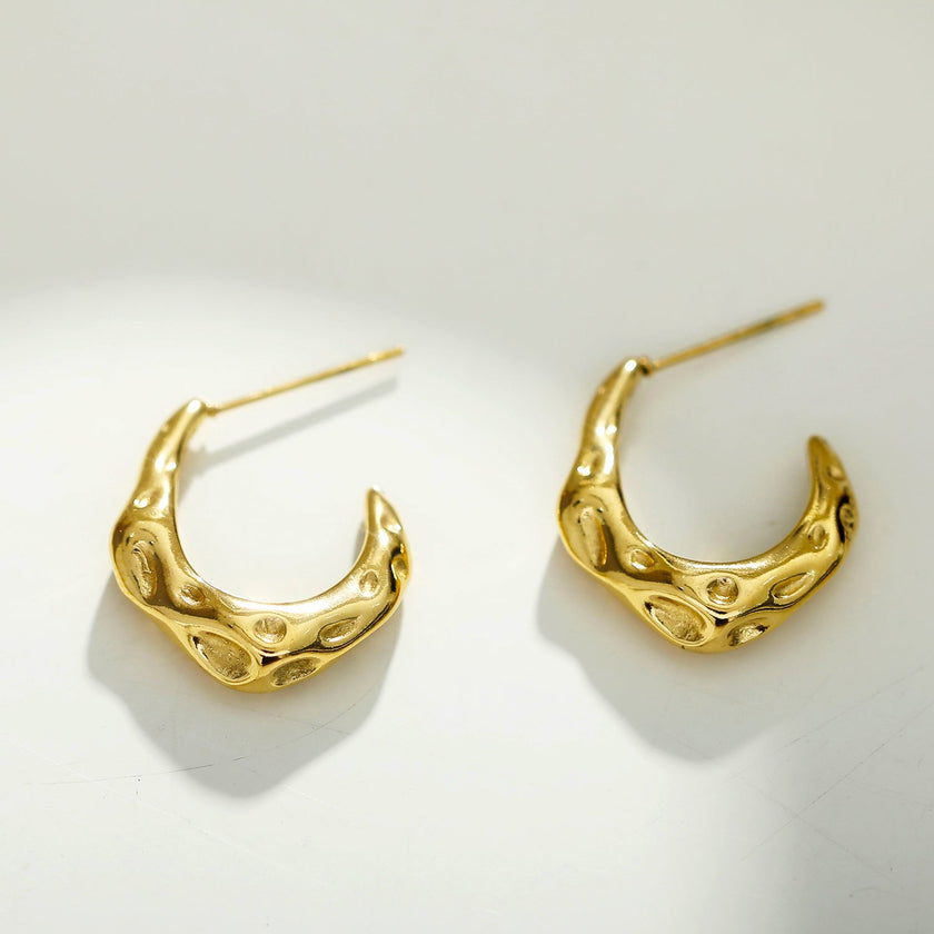 Boucles d'oreilles SADE Mini Hoop en or avec finition martelée