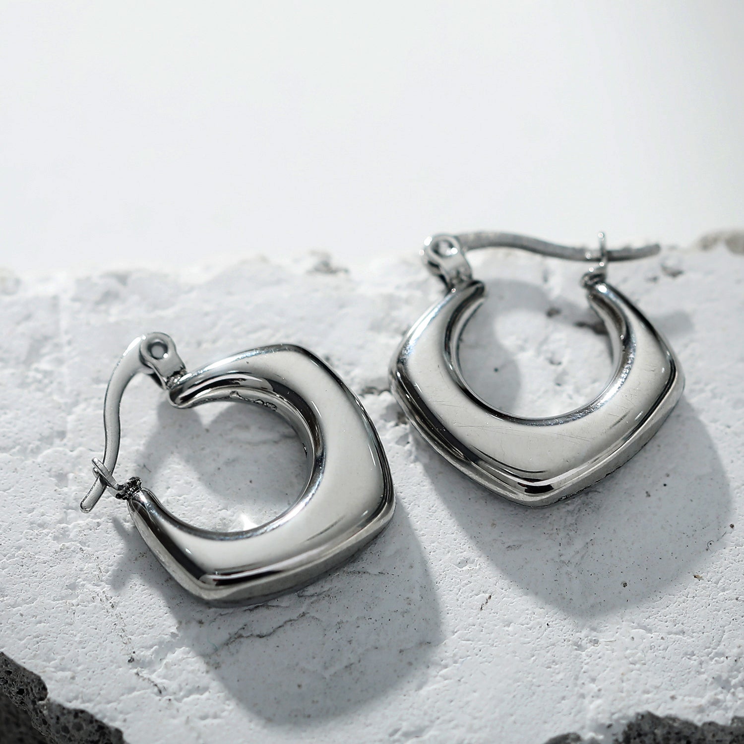 Boucles d'oreilles créoles carrées et arrondies MARIYA, Argent