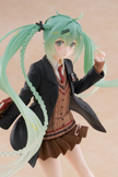 Hatsune Miku Figure - Fashion (Preppy Ver.)