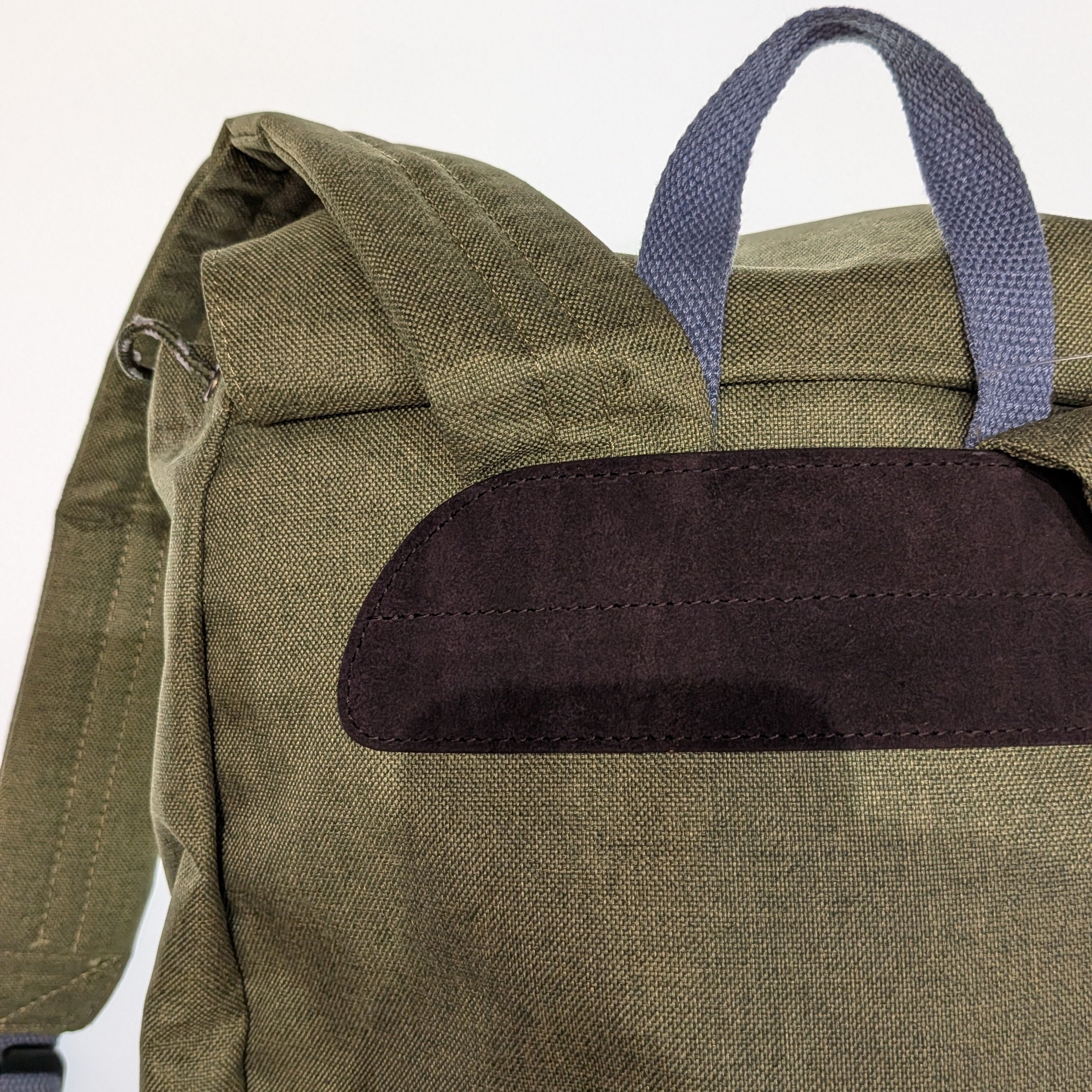 Europe Bound Vintage Daypack 31L Capacity
