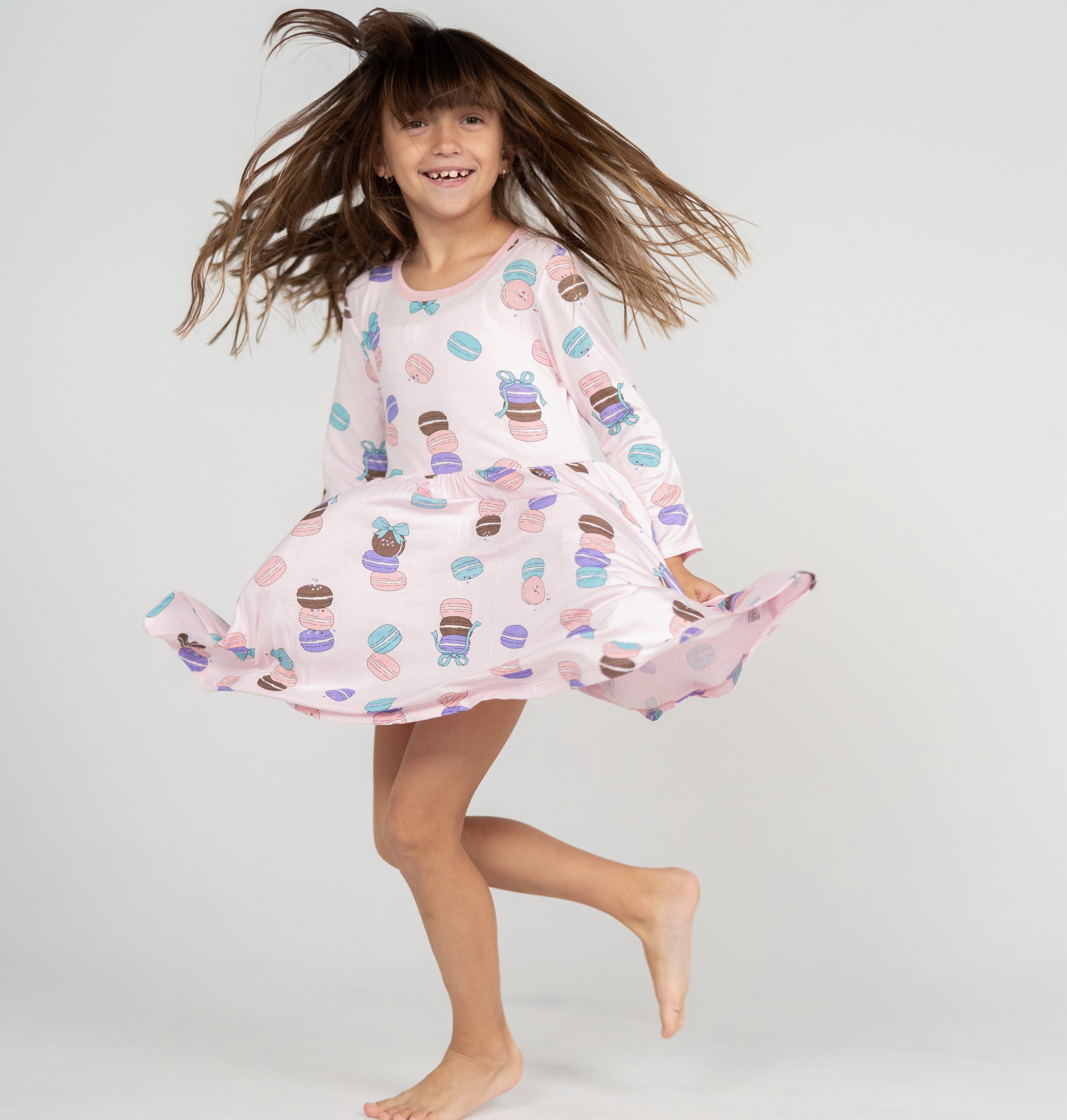 Robe à manches longues en jersey de bambou avec culotte intégrée (motif Macaron Party)