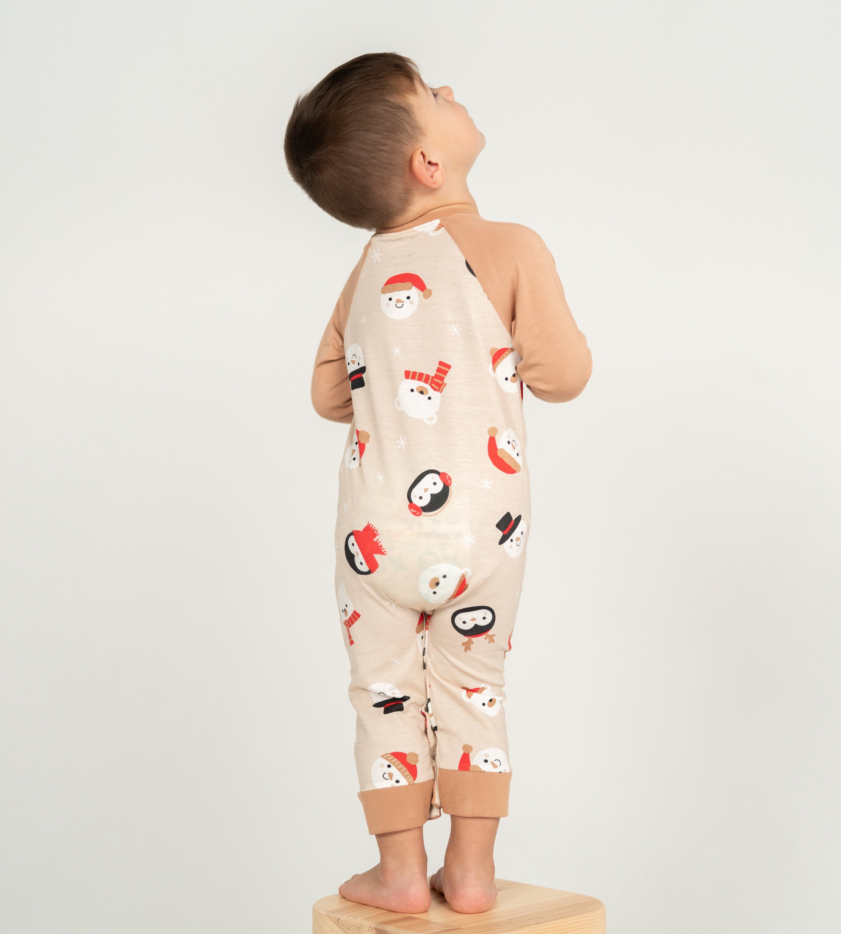 Bamboo L/S Romper w/Kangaroo pkt (Snowy Faces Print)